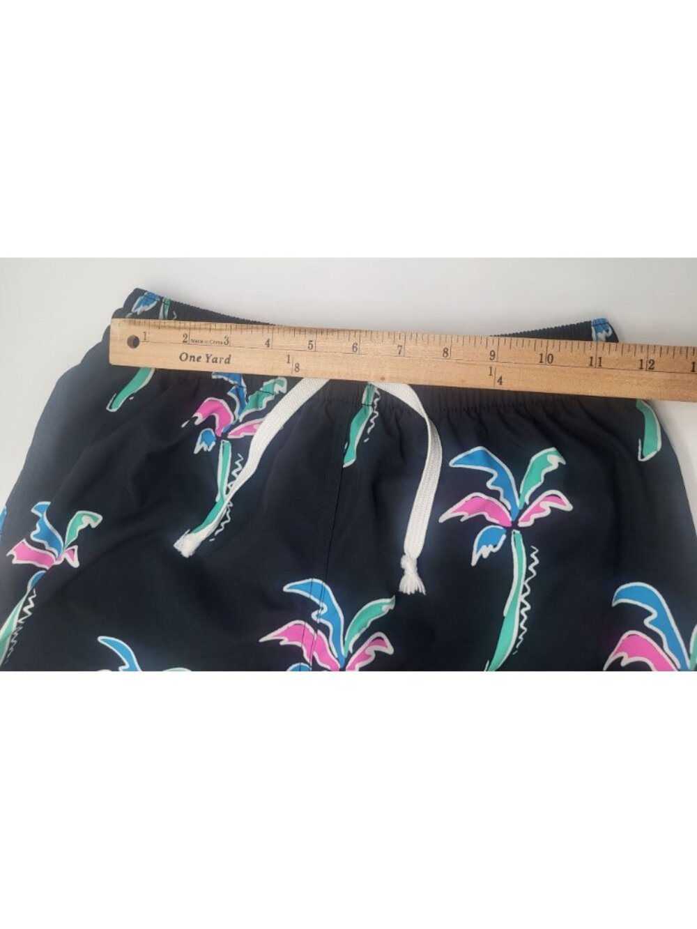 Chubbies The Havana Nights Lined Classic Swim Trunk Black Palms SZ SM 4" inseam - Picture 5 of 7